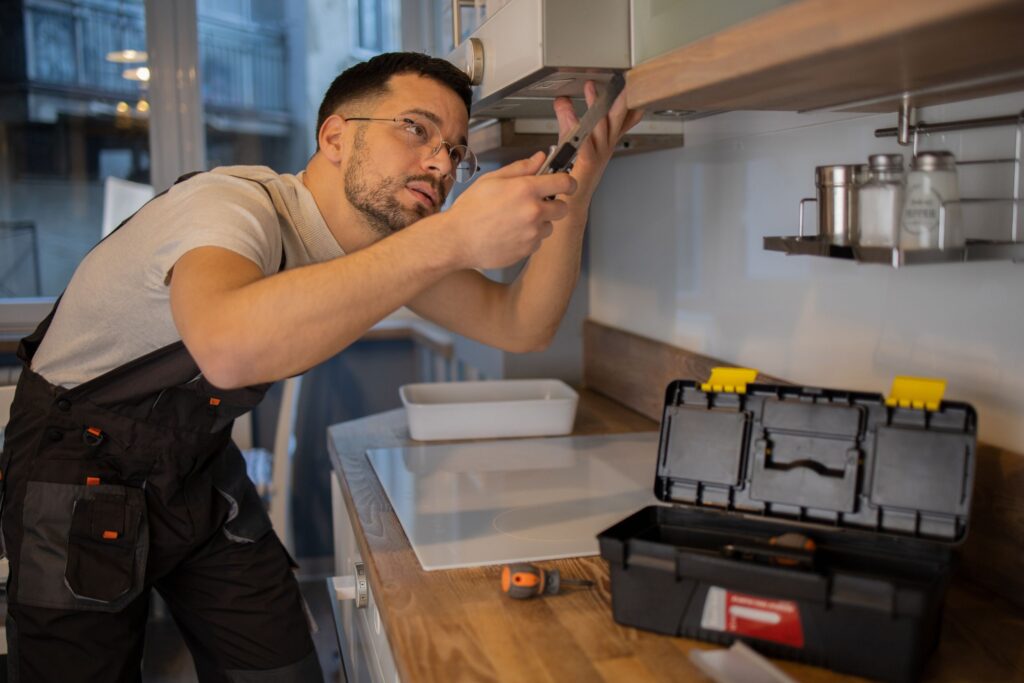 Benefits of Hiring a Professional Handyman