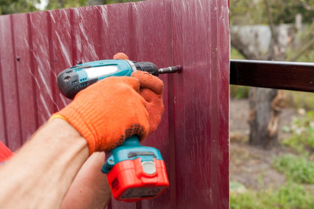 DIY vs. Professional Fence Installation